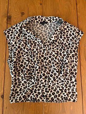 Pleione Leopard-Print Sleeveless Collared Top - Black & Cream